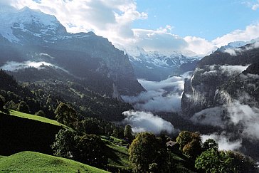 Ferienhaus in Wengen - Blick vom Jungfraugipfel bis ins Lauterbrunnental