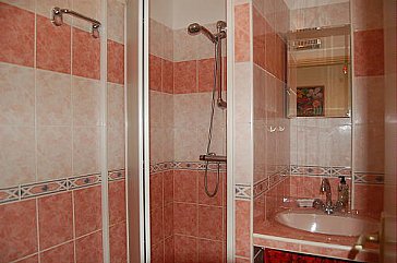 Ferienhaus in Antibes Juan les Pins - Badezimmer mit Dusche