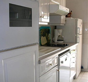 Ferienwohnung in Antibes Juan les Pins - Komplett eingerichtete Küche