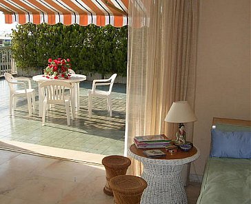Ferienwohnung in Antibes Juan les Pins - Blick zur Terrasse