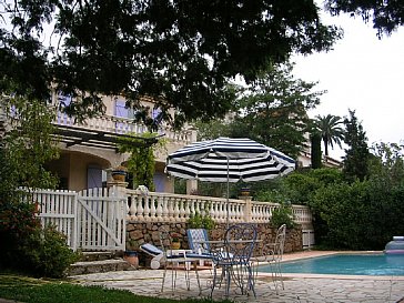 Ferienhaus in Golfe Juan - Villa mit Pool eingebettet in Natur