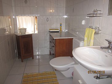 Ferienhaus in Stierva - WC im obergeschoss