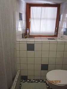 Ferienhaus in Stierva - Dusche WC
