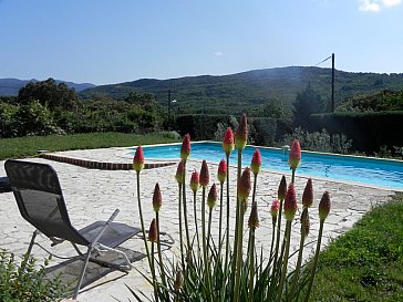 Ferienwohnung in Villemagne l'Argentière - Blick auf Schwimmbad