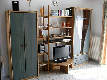 Ferienhaus in Nessmersiel - Wohnzimmer Einbauwand