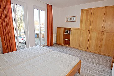 Ferienwohnung in Göhren - Das Schlafzimmer mit bequemem Doppelbett