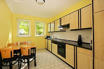 Ferienwohnung in Ostseebad Baabe - Blick in die offene Küche der Wohnung