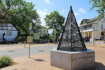 Ferienwohnung in Göhren - Sagenbrunnen am Boulevard von Göhren