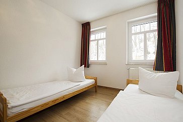 Ferienwohnung in Göhren - Kinderzimmer mit 2 Einzelbetten in einigen Fewos