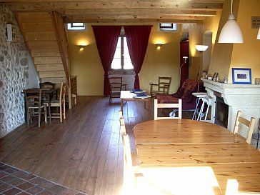 Ferienhaus in Saint Didier sous Aubenas - Stube mit offenem Kamin