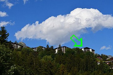 Ferienwohnung in Crans-Montana - Ansicht des Mehrfamilienhauses von Bluche aus