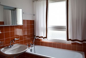 Ferienwohnung in Crans-Montana - Badezimmer