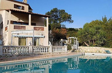Ferienwohnung in Antibes Juan les Pins - Appartement in der provenzalischen Pool Villa