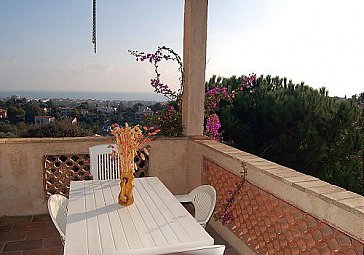 Ferienwohnung in Antibes Juan les Pins - Terrasse mit Blick auf Meer und Côte