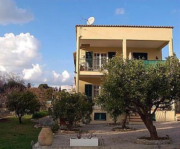 Ferienwohnung in Antibes Juan les Pins - Abgeschlossene provenzalische Villa mit Garten