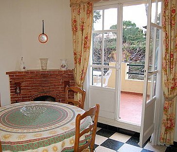 Ferienwohnung in Antibes Juan les Pins - Wohnzimmer mit Terrasse