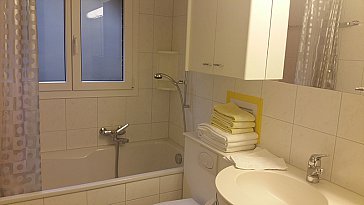 Ferienwohnung in Grindelwald - Bad mit WC und Doppellavabo