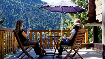 Ferienhaus in Ayer - Terrasse