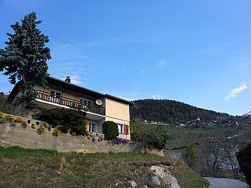 Ferienwohnung in Guttet-Feschel - Haus Südseite mit Dorf Guttet