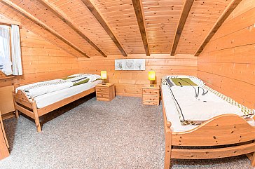 Ferienwohnung in Grächen - Kinderzimmer gross