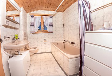 Ferienwohnung in Grächen - Badezimmer