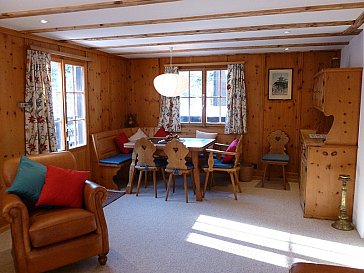 Ferienhaus in Lenzerheide - Wohnzimmer mit Arveneck