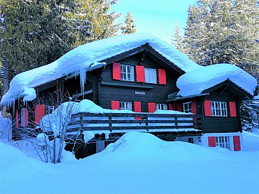 Ferienhaus in Lenzerheide - Haus am See im Winter