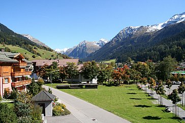 Ferienwohnung in Klosters - Aussicht Balkon Sommer