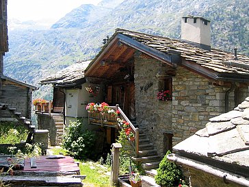 Ferienwohnung in Saas-Almagell - Aussenansicht Sommer