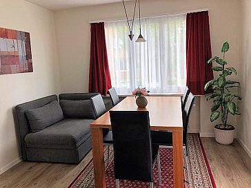 Ferienwohnung in Rapperswil - Wohnzimmer mit Esstisch