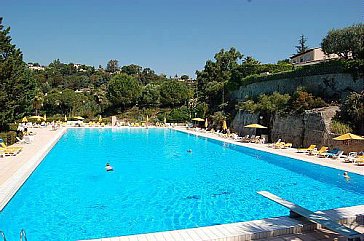 Ferienhaus in Villeneuve Loubet - Pool in olympischen Dimensionen