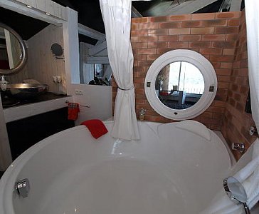 Ferienhaus in Le Trayas - Badezimmer mit Blick zum Meer