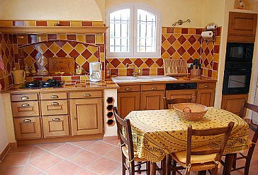 Ferienhaus in Cotignac - Grosse komplett eingerichtete Küche