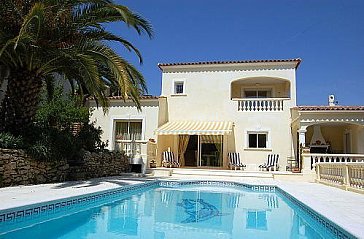 Ferienhaus in Cannes-Le Cannet - Ruhige, neuerbaute provenzalische Poolvilla