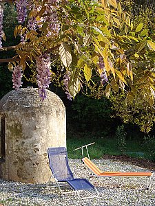 Ferienhaus in Campiglia Marittima - Ruhezone im Garten