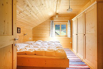 Ferienhaus in Schruns-Tschagguns - Schlafzimmer mit Vollholzausstattung