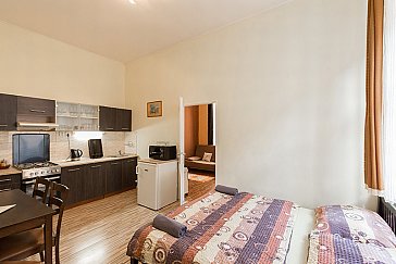 Ferienwohnung in Prag - Schlafzimmer / Essezimmer / Küchenecke
