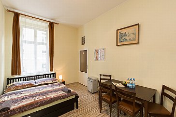 Ferienwohnung in Prag - Schlafzimmer / Essezimmer / Küchenecke