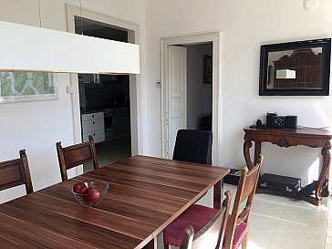Ferienhaus in Caslano - Esszimmer mit offener Küche