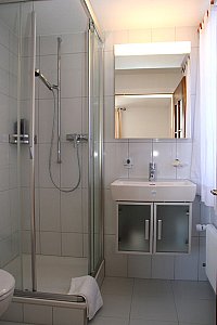 Ferienwohnung in Klosters - Dusche WC 1