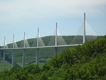 Ferienhaus in Nissan lez Enserune - Brücke von Millau