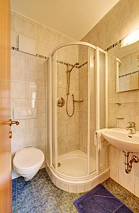 Ferienwohnung in Kastelbell-Tschars - Dusche WC
