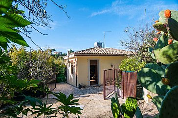 Ferienhaus in Noto - Eingebettet in Grün liegt Casa Corrado