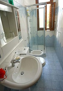 Ferienhaus in Noto - Eines der gepflegten Badezimmer von Casa Corrado