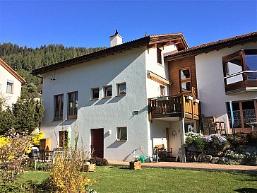 Ferienwohnung in Scuol - Hausansicht Südseite