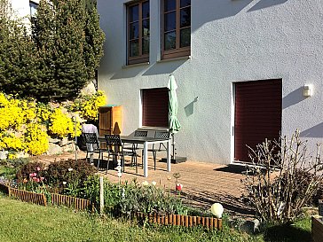 Ferienwohnung in Scuol - Gartensitzplatz