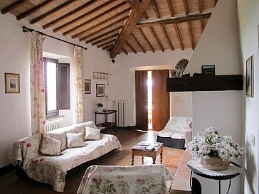 Ferienhaus in Pienza - Heller Wohnraum mit Kaminecke