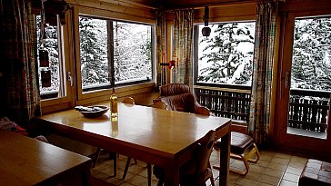 Ferienhaus in Zinal - Essbereich mit herrlicher Aussicht