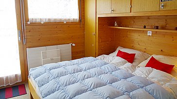 Ferienhaus in Zinal - Schlafzimmer mit Doppelbett
