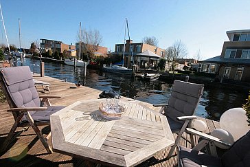 Ferienhaus in Lemmer - Terrasse am Wasser